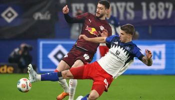 Hamburger SV vs RB Leipzig (01:30 – 02/03) | Xem lại trận đấu