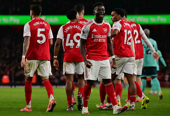 Tránh nhánh đại chiến, Arsenal rộng cửa viết nên mùa giải lịch sử